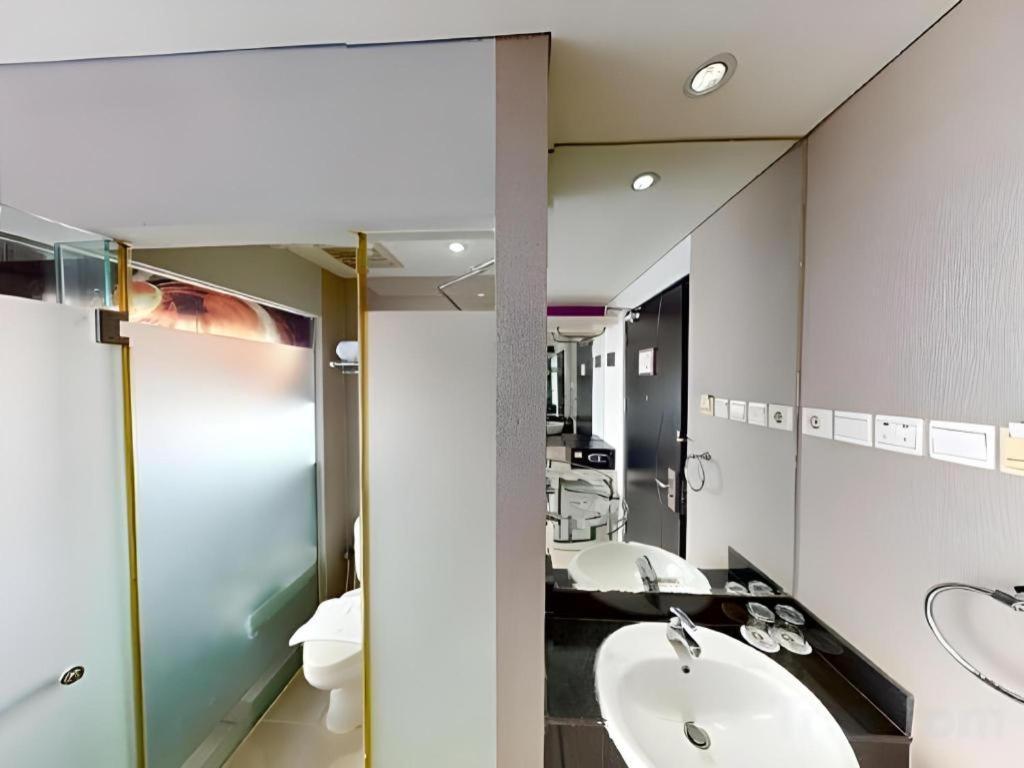 G Suites Hotel By Amithya Σουραμπάγια Εξωτερικό φωτογραφία